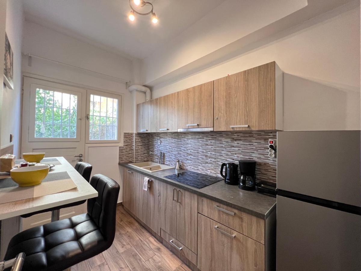 Modern & Cozy 51Sqm Apt In Thisseio Atene Esterno foto