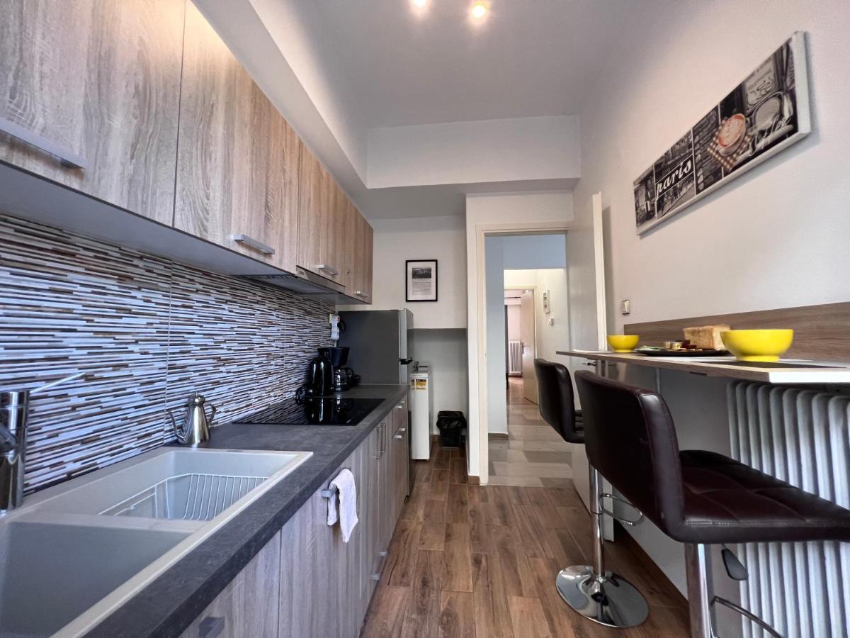 Modern & Cozy 51Sqm Apt In Thisseio Atene Esterno foto