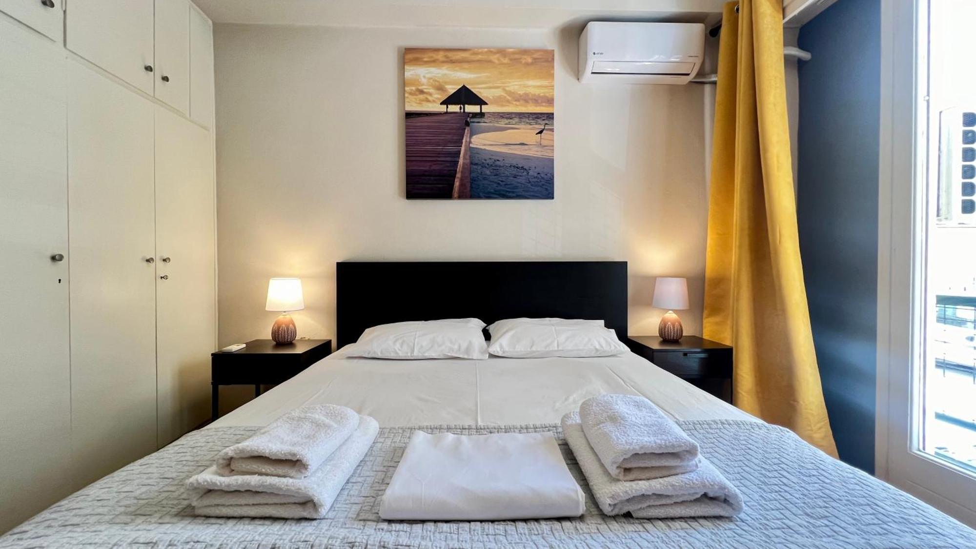 Modern & Cozy 51Sqm Apt In Thisseio Atene Esterno foto
